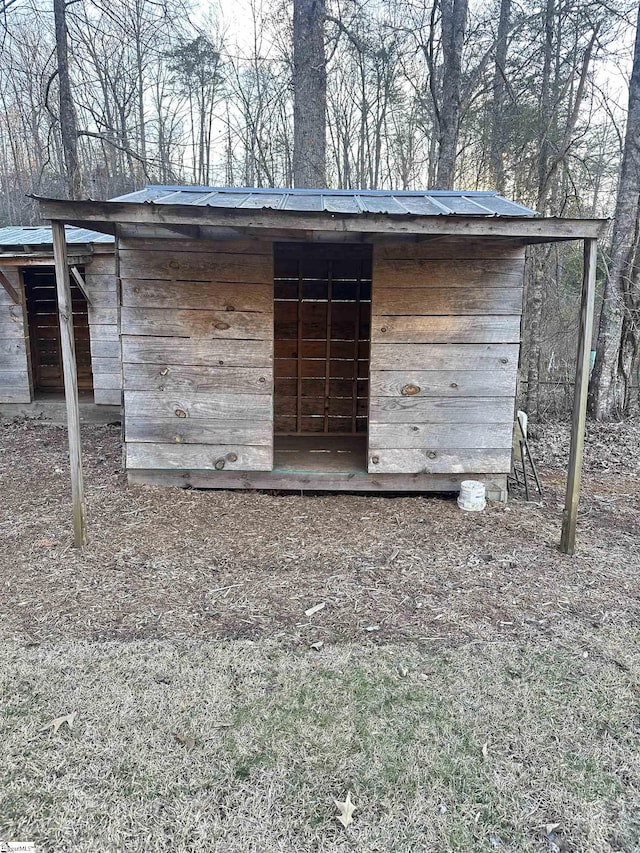 view of outdoor structure featuring an outdoor structure