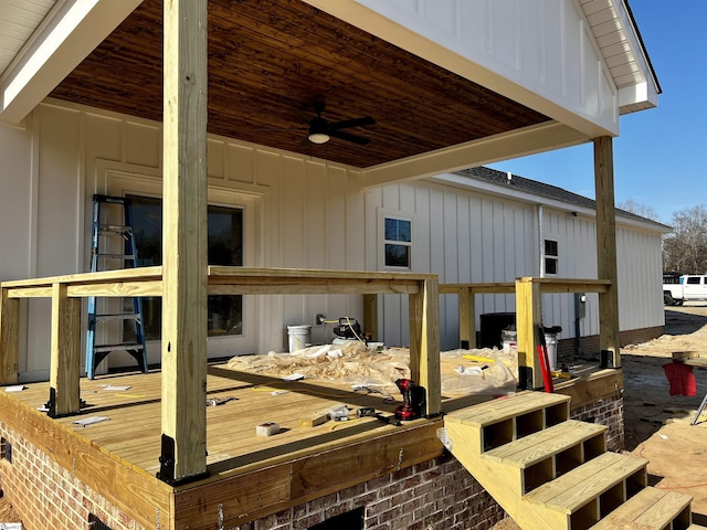 deck with ceiling fan