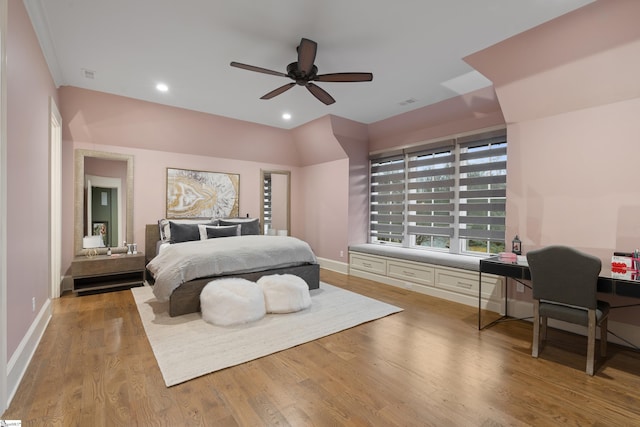 bedroom with recessed lighting, a ceiling fan, baseboards, visible vents, and light wood-type flooring