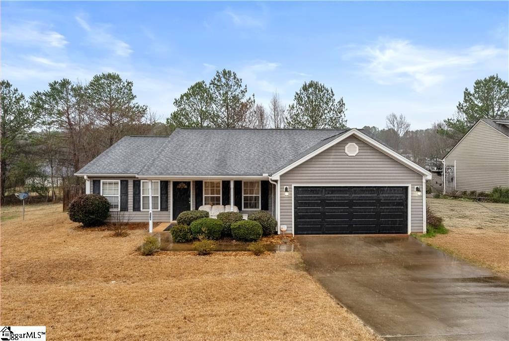 112 Rose Ln, Liberty, SC 29657 - single story home featuring driveway, covered porch, an attached garage, and a shingled roof