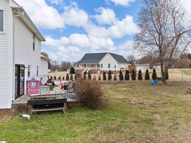 view of yard featuring fence