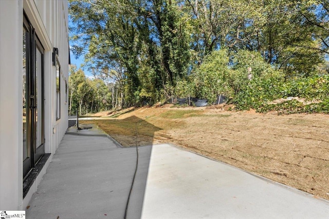 view of yard with a patio