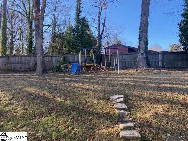 view of yard featuring a fenced backyard