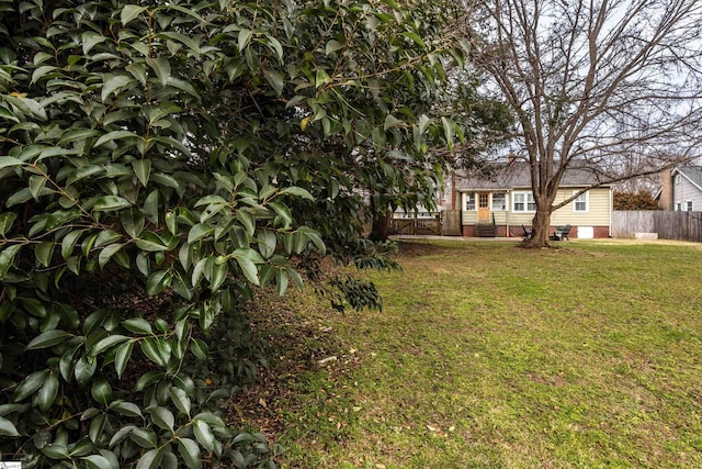 view of yard featuring fence