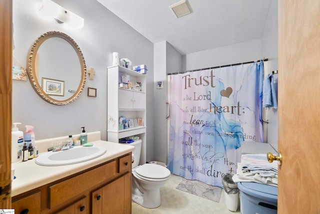 bathroom with toilet, a shower with curtain, visible vents, and vanity