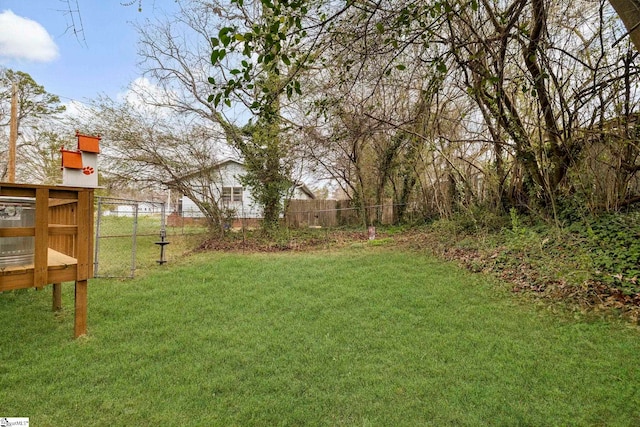 view of yard featuring fence