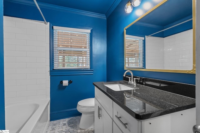 bathroom with toilet, a wealth of natural light, baseboards, and crown molding