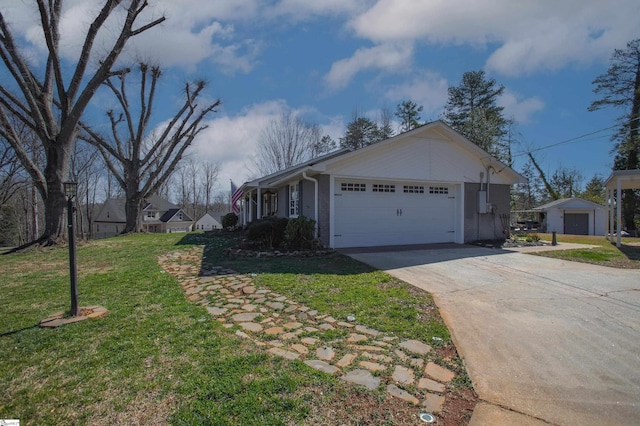 view of front of home with driveway, an attached garage, and a front lawn