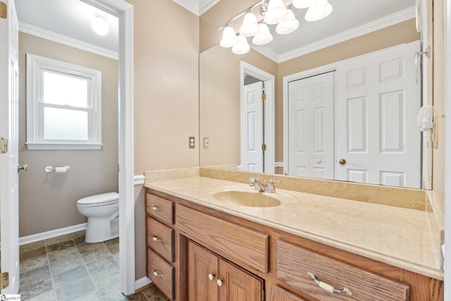 bathroom with toilet, vanity, baseboards, ornamental molding, and an inviting chandelier