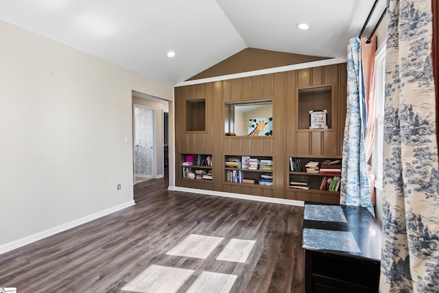 living room featuring lofted ceiling, dark wood-style flooring, baseboards, and recessed lighting