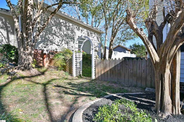 view of yard featuring fence