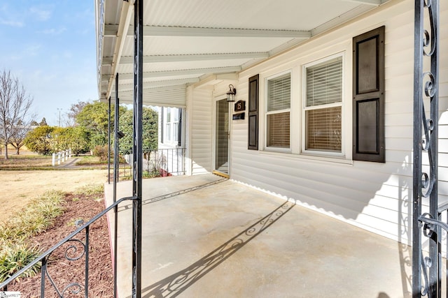 view of patio / terrace with covered porch