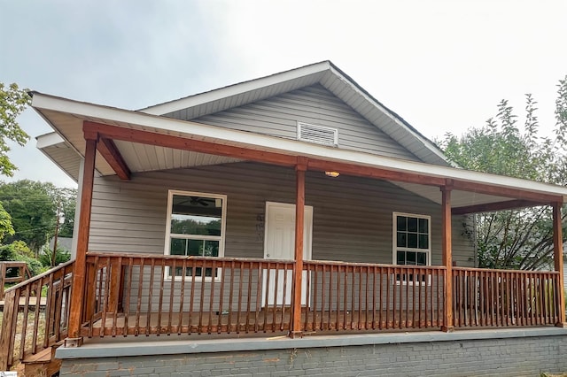 view of front facade with covered porch