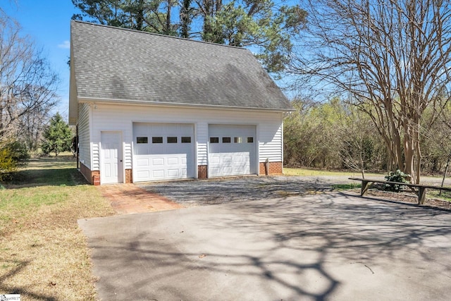 view of detached garage