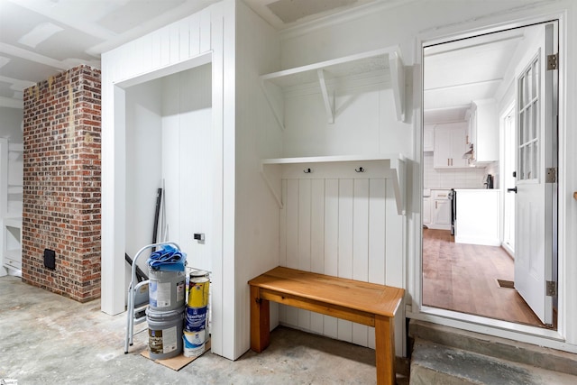 mudroom featuring concrete flooring