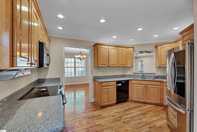kitchen with black appliances, light wood-style flooring, recessed lighting, and crown molding