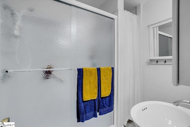 545 Long Reach Dr, Salem, SC 29676 - full bathroom with curtained shower and a sink