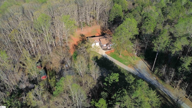 bird's eye view with a view of trees