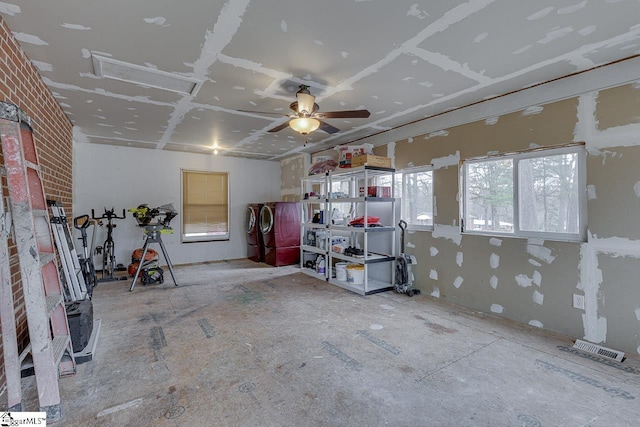 garage featuring a ceiling fan