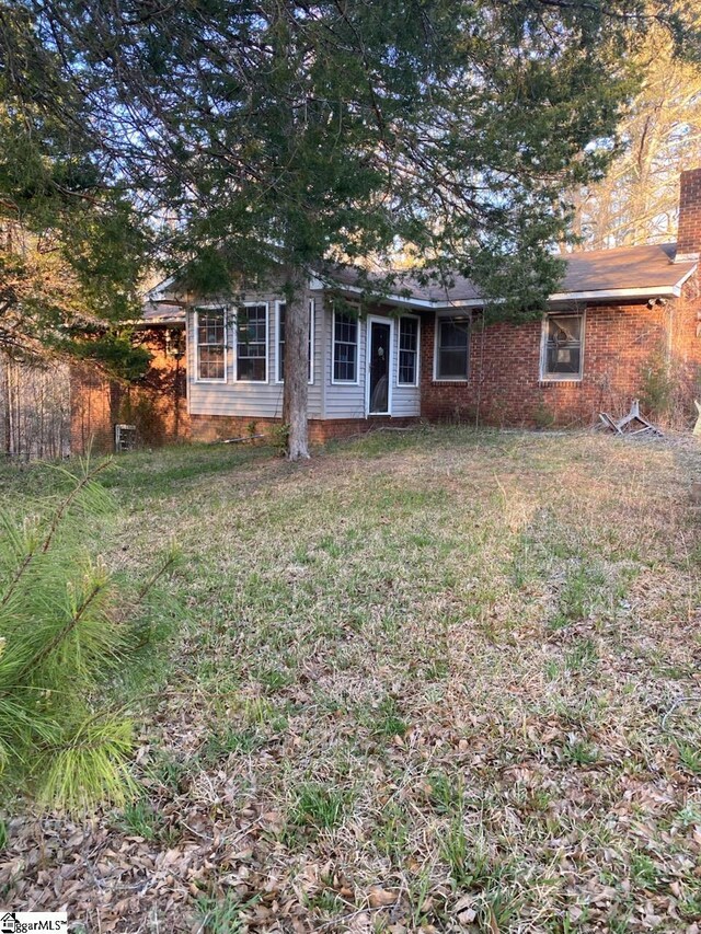 123 Eden Ln, Central, SC 29630 - view of front facade with a chimney