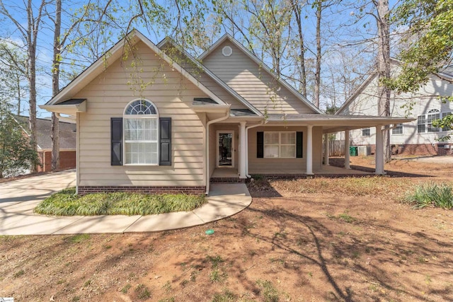 510 Scenic Oak Dr, Moore, SC 29369 - view of front facade featuring driveway