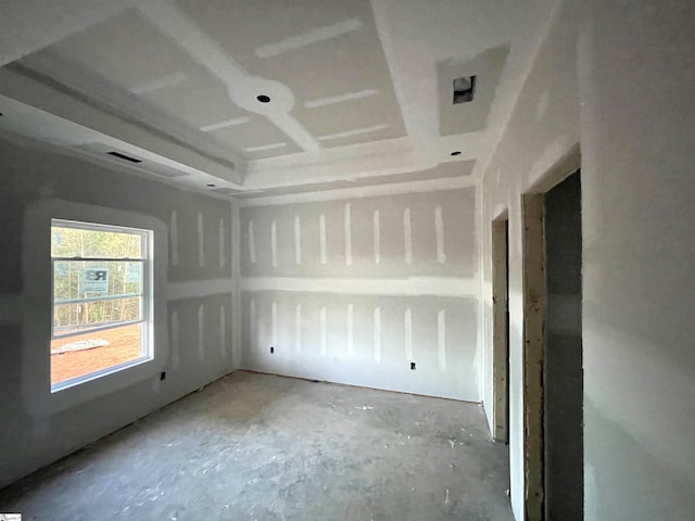 empty room featuring concrete flooring