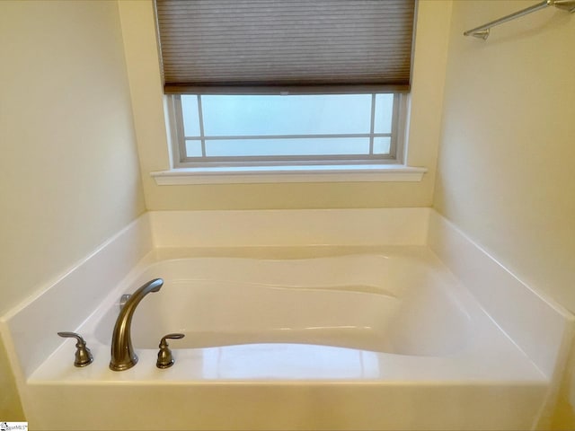 410 Airdale Ln, Simpsonville, SC 29680 - full bath featuring a bath