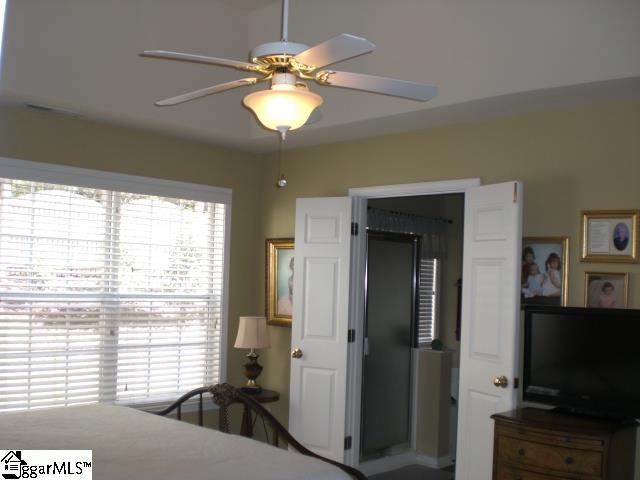 bedroom with a ceiling fan
