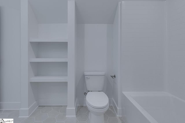 full bath with tile patterned flooring, baseboards, built in features, and toilet