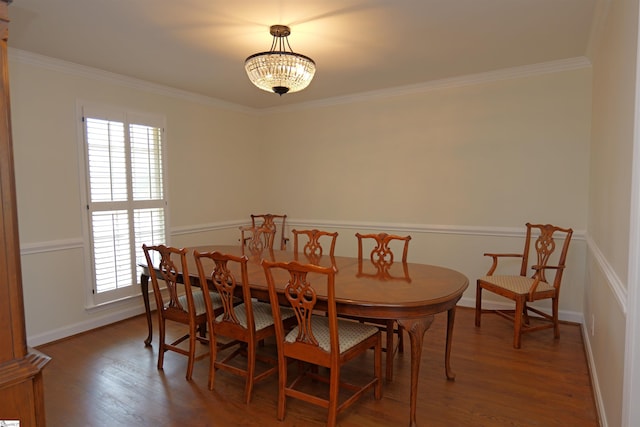 106 Carolina Club Dr, Spartanburg, SC 29306 - dining area with crown molding, wood finished floors, and baseboards