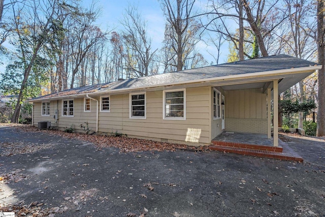 1020 Woodburn Rd, Spartanburg, SC 29302 - single story home featuring central AC