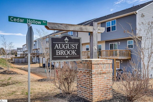 view of community / neighborhood sign