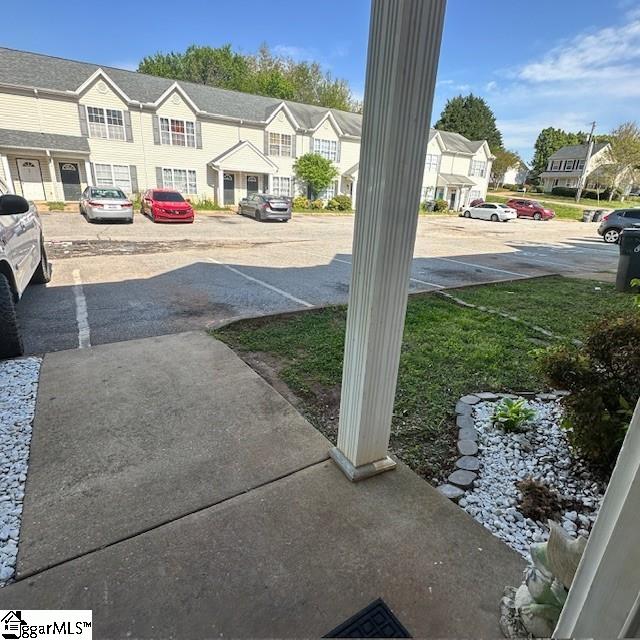 view of yard with a residential view
