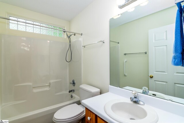 15 Red Cedar Ct, Simpsonville, SC 29681 - bathroom featuring toilet, vanity, and shower / bathtub combination