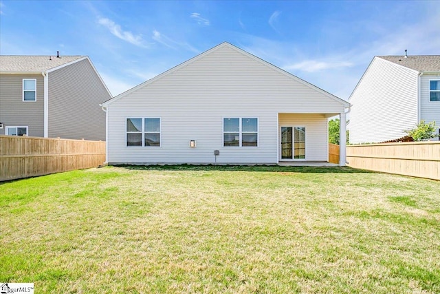 103 Slateford Cir, Piedmont, SC 29673 - back of property featuring a fenced backyard and a lawn