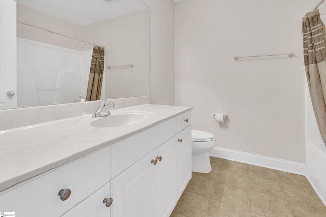 full bathroom featuring vanity, a shower with curtain, a washtub, toilet, and baseboards