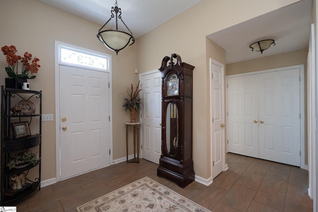 38 River Park Ln, Taylors, SC 29687 - entryway featuring baseboards