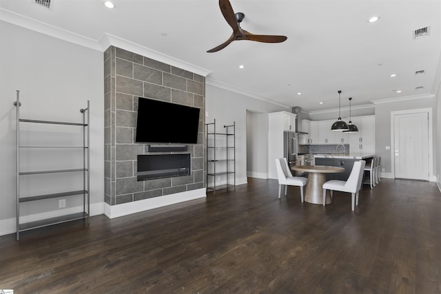 110 N Markley St Unit 304, Greenville, SC 29601 - living room featuring recessed lighting, visible vents, a ceiling fan, and baseboards