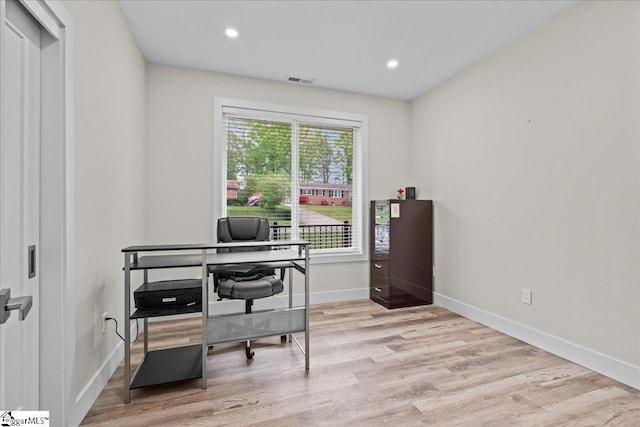 308 Pineridge Dr, Spartanburg, SC 29303 - home office featuring visible vents, baseboards, wood finished floors, and recessed lighting