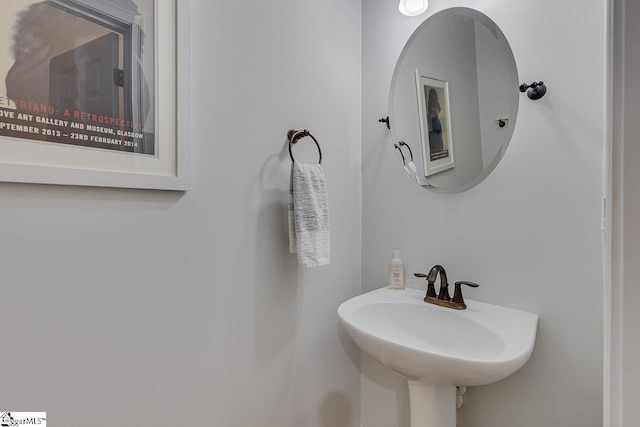 102 Beckworth Dr, Taylors, SC 29687 - bathroom with a sink