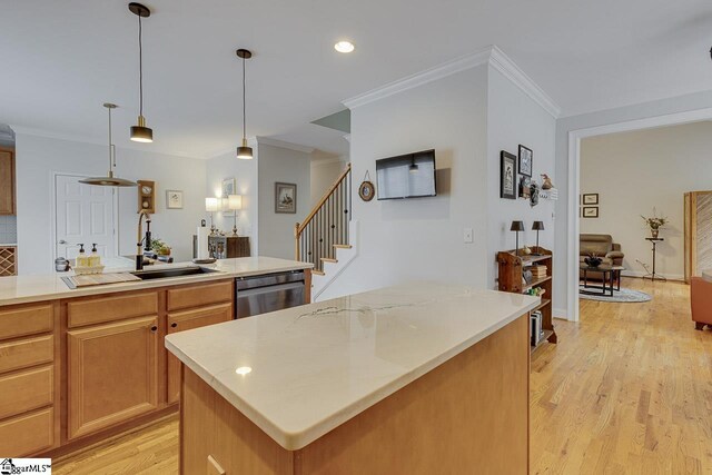 102 Beckworth Dr, Taylors, SC 29687 - kitchen with light countertops, dishwasher, light wood finished floors, and ornamental molding