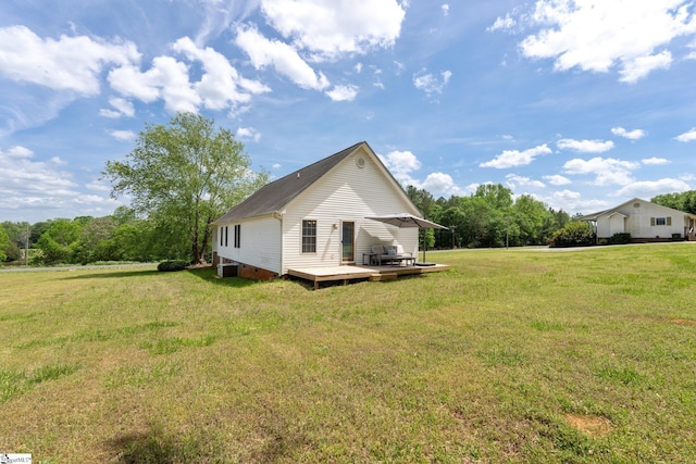 949 Jones Mill Rd, Fountain Inn, SC 29644 - view of side of property with a lawn, a wooden deck, and crawl space