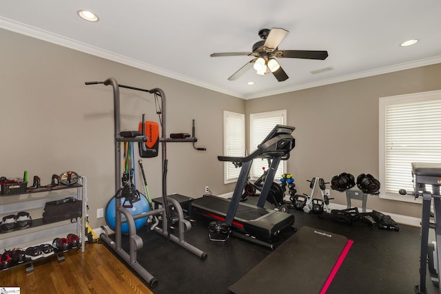 workout room featuring ceiling fan, recessed lighting, crown molding, and baseboards