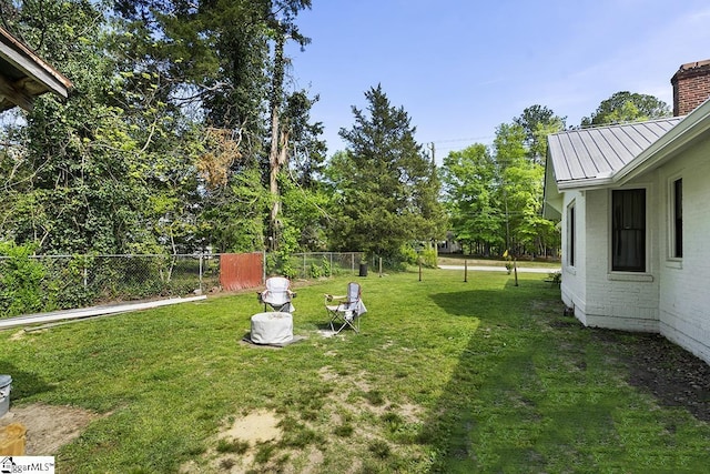 501 N Adair St, Clinton, SC 29325 - view of yard with fence