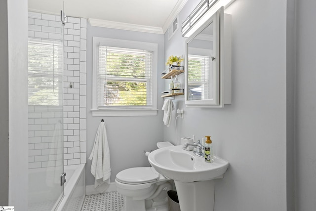210 Keith Dr, Greenville, SC 29607 - bathroom with bathing tub / shower combination, toilet, visible vents, baseboards, and ornamental molding