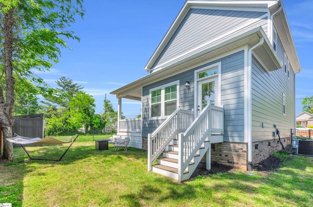 509 Dunbar St, Greenville, SC 29601 - view of front of house featuring fence, crawl space, a front lawn, and central AC