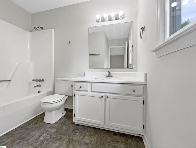 full bathroom featuring shower / bath combination, baseboards, toilet, and vanity