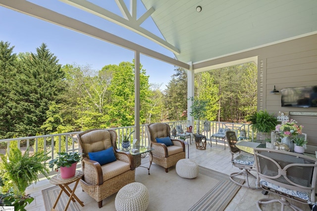 sunroom with outdoor lounge area
