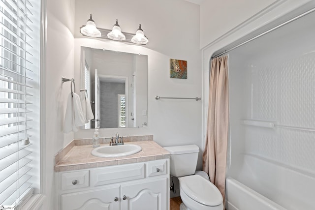 361 E Killarney Lk, Moore, SC 29369 - full bathroom featuring shower / bath combo, vanity, and toilet