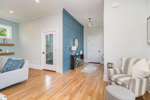 827 S Academy St, Greenville, SC 29601 - living area with recessed lighting, baseboards, crown molding, and light wood-type flooring